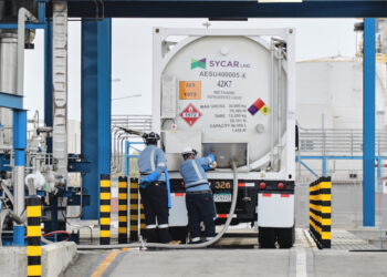 Realizan primera exportación de contenedores de GNL desde Panamá a Sur América