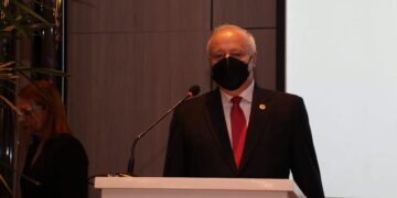 Raúl Jiménez asume presidencia de Apatel