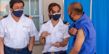 Continúa vacunación a marinos y gente de mar que llegan a los puertos panameños