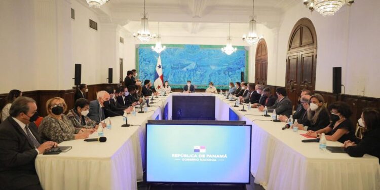 Instalan mesa técnica para atender tema sobre precios y desabastecimientos de medicamentos