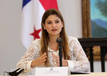 Canciller panameña anuncia gira de trabajo para promover Panamá en Asia