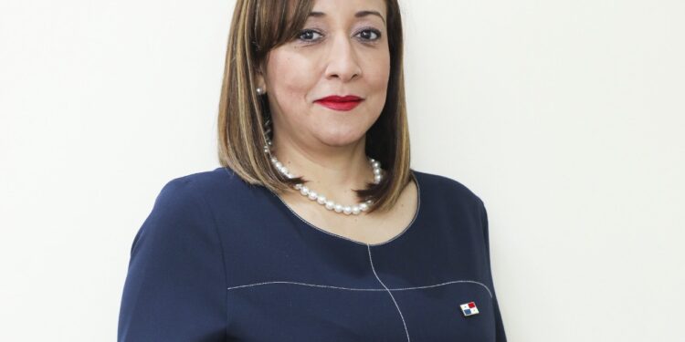 Designan nueva directora de la Unidad de Análisis Financiero