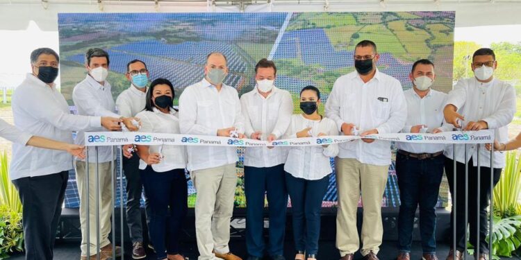Inauguración de cuatro centrales de producción de energía fotovoltaica