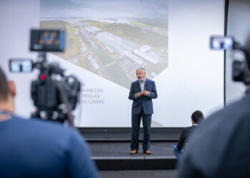 El Canal de Panamá planea invertir un estimado de US$2 mil millones en proyectos de agua