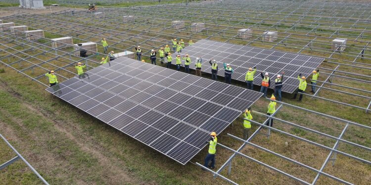 Enel Green Power Panamá instaló primeros paneles solares del proyecto Madre Vieja