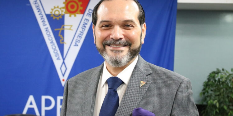 Temístocles Rosas fue elegido como nuevo Presidente de APEDE