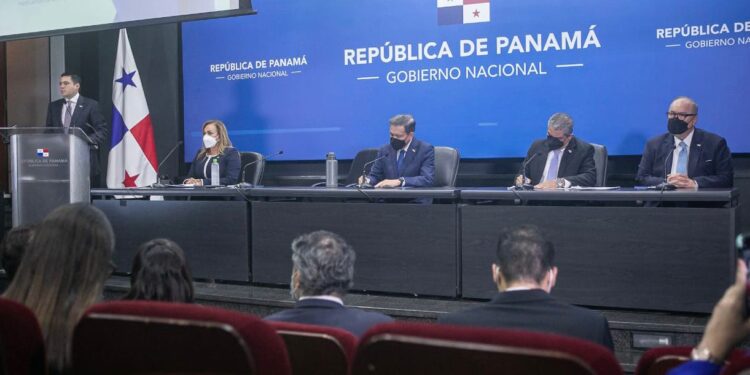 Gobierno de Panamá presenta MedicSol como solución al desabastecimiento de medicamentos de la CSS