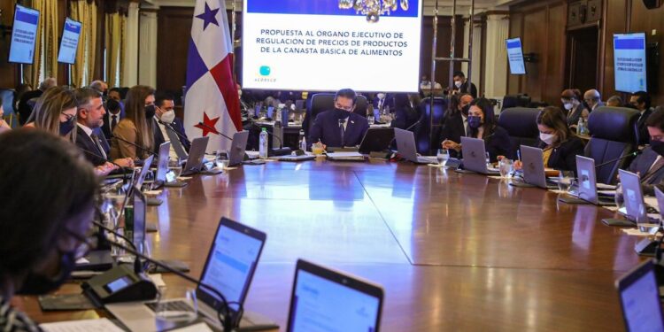 Anuncian medidas de austeridad que incluye disminución de un 10% de la planilla