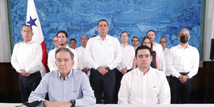 Cortizo anuncia que se incorporar 50 productos a la canasta básica , se incluirá al sector privado y se tomarán acciones a quienes alteren el orden público