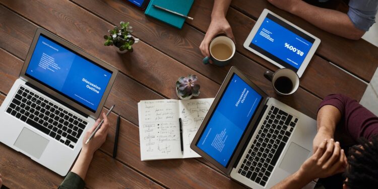 Credicorp convoca iniciativas de jóvenes latinoamericanas para impulsar la inclusión a través de la digitalización