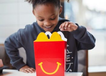 McDonald’s lanza una nueva colección de juguetes 100% sustentables en su Cajita Feliz