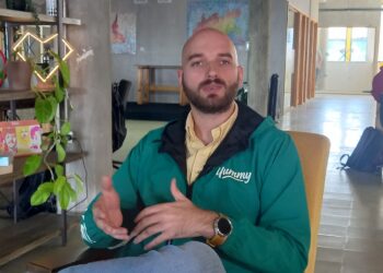 Yummy el superapp de entregas a domicilio de comida, supermercado,  productos  y de servicios  