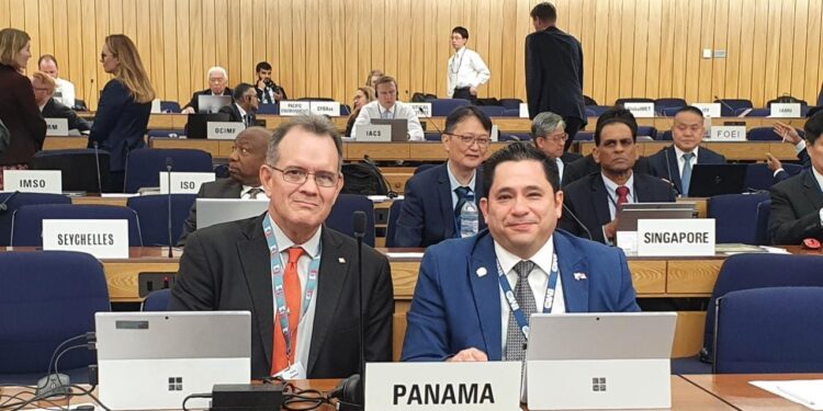 Prácticos del Canal de Panamá analizan mejoras para la seguridad de marinos en reunión de la OMI