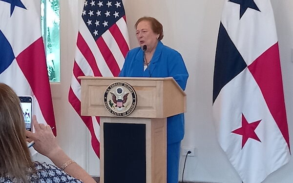 Embajadora de EEUU en Panamá “Hay que mejorar todos estos señalamientos que ha hecho Gafi y la Unión Europea”