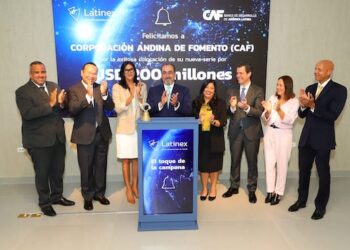 Bolsa de valores panameña realiza primer toque de campana presencial