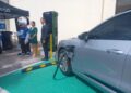 Caja de Ahorros y Evergo instalan el primero de al menos 20 cargadores para autos eléctricos en las sucursales del banco a nivel nacional