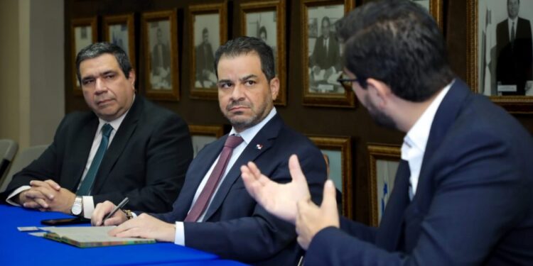 Panamá se prepara para uso del etanol