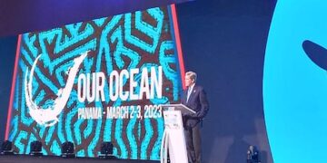 John Kerry: “las acciones humanas amenazan la capacidad misma de supervivencia de los ecosistemas oceánicos”