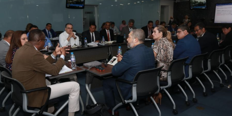 Debaten la retrospectividad en la Ley de Extinción de Dominio