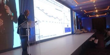 Ministro de Economía de Panamá sube perspectiva de crecimiento a 6% para el cierre de 2023
