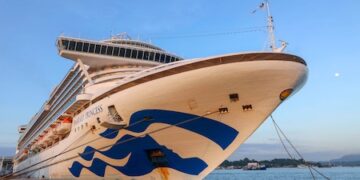 Emerald Princess inicia temporada de cruceros en puerto del Pacífico panameño