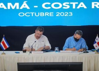 Panamá y Costa Rica acuerdan paso expedito de migrantes por frontera de ambos países