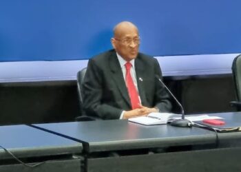 Ministro de Economía de Panamá anuncia recorte al presupuesto 2024