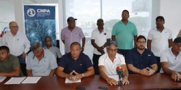 Gremios pesqueros denuncian eliminación de pesquerías en las modificaciones a la reglamentación de la Ley de pesca