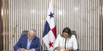 Canal de Panamá y el ITSE firman acuerdo para capacitar personal en carreras técnicas del área industrial