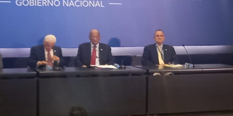 Presupuesto 2024 elimina vale digital, subsidio del combustible y focaliza el del tanque de gas