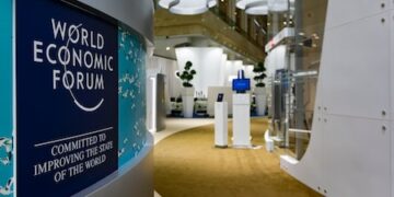 Foro Economico Mundial: La desinformación encabeza los riesgos globales de 2024 mientras las amenazas ambientales crecen