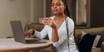 Panamá destaca en inclusión financiera con avances significativos para cerrar la brecha de género, pero aún queda mucho por hacer 