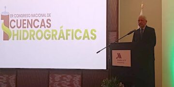 El Canal de Panamá está recibiendo menos buques diarios de los que tiene capacidad aunque con más carga