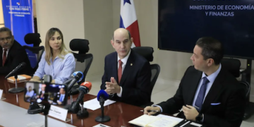 Ministro de Economía confirma que no se cumplirá el tope de 2% de déficit fiscal