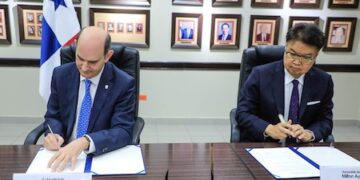 Milton Ayón asume como superintendente de Bancos de Panamá