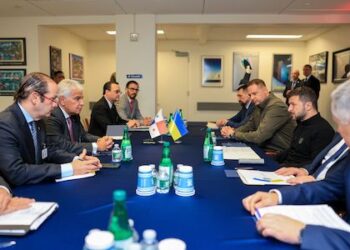 Ucrania abrirá embajada en Panamá, tras reunión entre Mulino y Zelenski