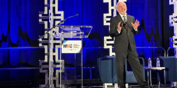 Canal de Panamá considera un gasoducto como parte de su estrategia para diversificar operaciones