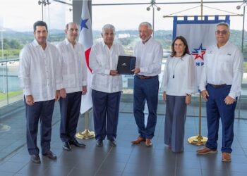 El Canal de Panamá entrega más de US$2.470 millones al tesoro nacional en 2024