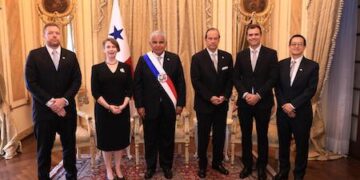 Cinco embajadores entregan credenciales al presidente Mulino