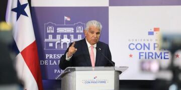 Presidente de Panamá viajará a Uruguay para formalizar adhesión del país como Estado Asociados