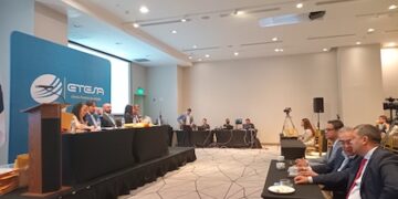 Un total de 41 propuestas se presentan en licitación de energía en Panamá