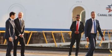 Canal de Panamá dijo a Rubio su disposición de trabajar con la marina de guerra para optimizar la prioridad en el tránsito de sus buques