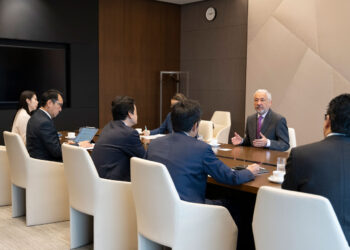 Administrador del Canal se reúne con representantes del comercio y la industria marítima de Japón