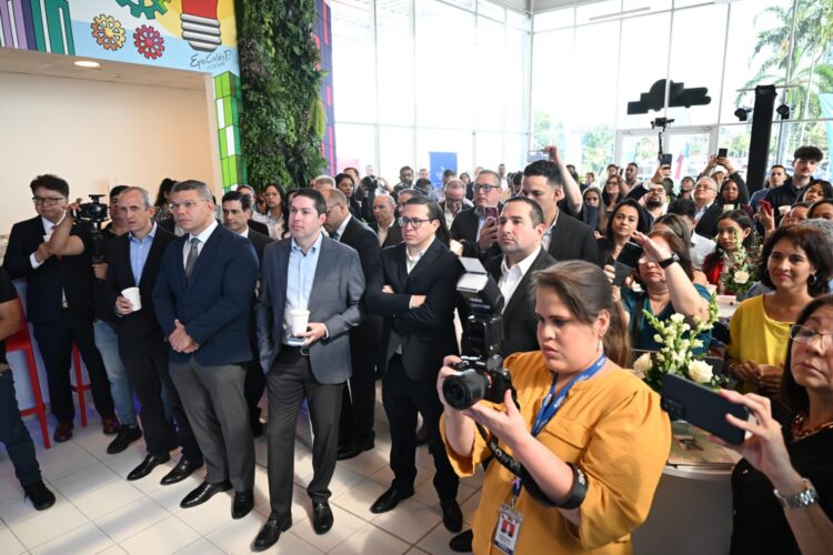 Xpress evoluciona transferencias entre bancos utilizando el número de celular