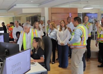 Mulino destaca rol de trabajadoras colonenses durante visita SSA Marine Mit en Colón