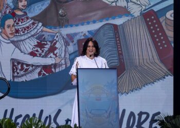 Canal de Panamá presenta 25 años de gestión panameña en una obra para la historia