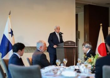 Presidente de Panamá oficializa en Japón inicio del proyecto de gasoducto por el Canal