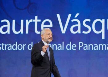 Canal de Panamá destaca interés del sector privado en concesiones portuarias