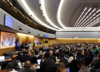 EE. UU. plantea reservas mientras la OMI debate el marco global de emisiones cero