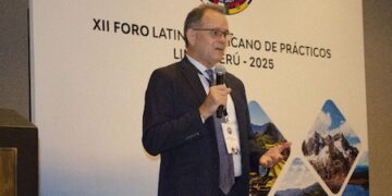 Prácticos panameños destacan liderazgo global en seguridad marítima y gestión del agua en Foro Latinoamericano